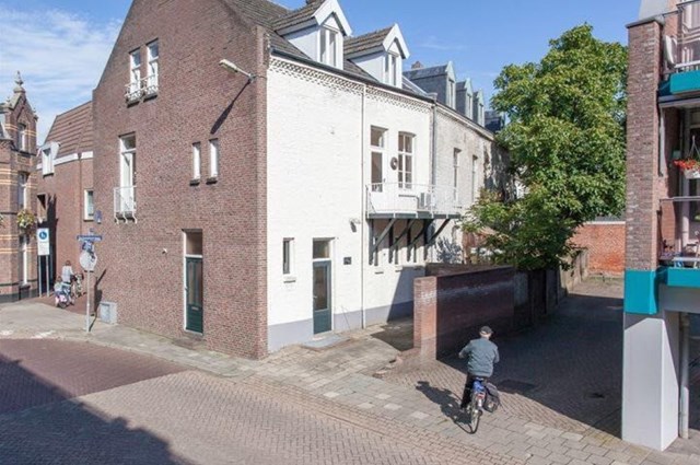 Foto 2: Weert - Schoolstraat - Foto 2