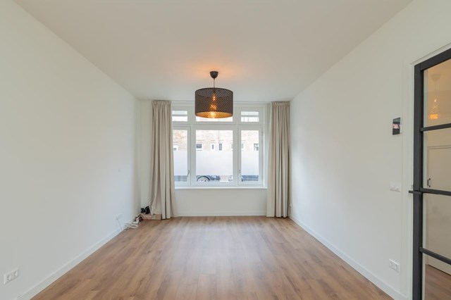Foto 6: Haarlem - Van t Hoffstraat - Foto 6