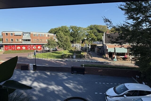 Foto 7: Eelde - Hoofdweg - Foto 7