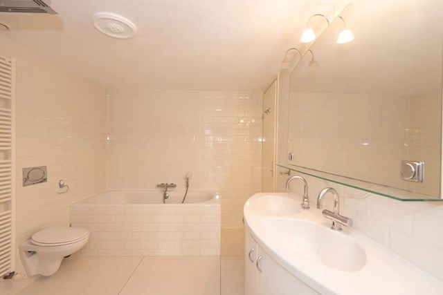 Foto 7: Amsterdam - Spui - Foto 7