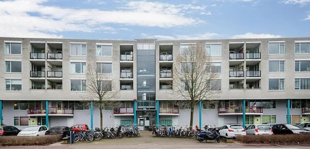 Foto 1: Utrecht - Aartsbisschop Romerostraat - Foto 1