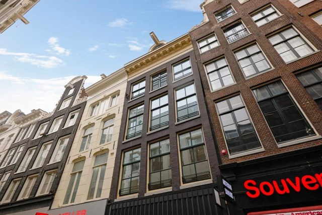 Foto 2: Amsterdam - Voetboogstraat - Foto 2