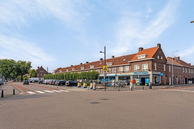 Foto 2: Eindhoven - Gladiolusstraat - Foto 2