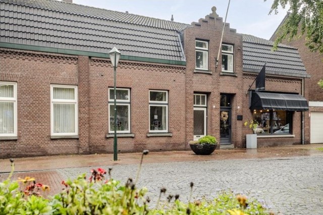 Foto 1: Sevenum - Raadhuisstraat - Foto 1