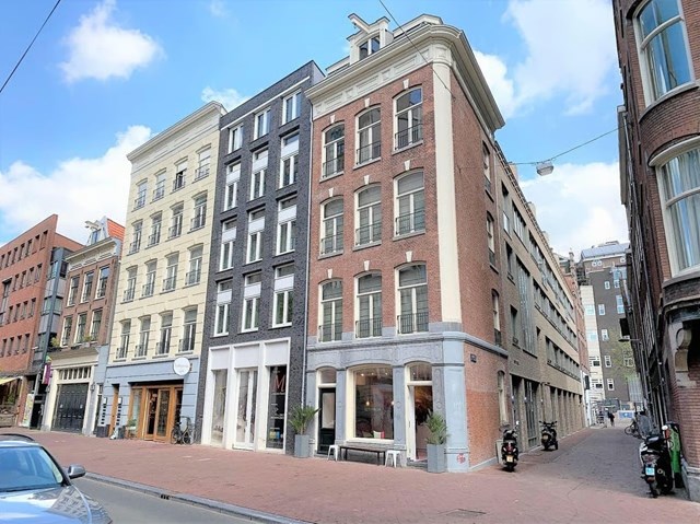 Foto 1: Amsterdam - Wijdesteeg - Foto 1