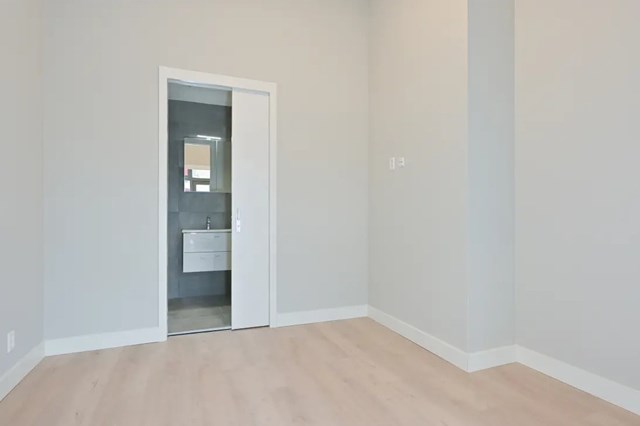 Foto 3: Voorburg - Van Alphenstraat - Foto 3