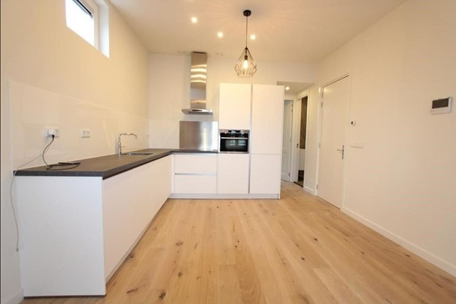 Foto 6: Amsterdam - Frans van Mierisstraat - Foto 6