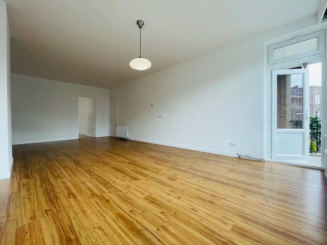 Foto 1: Den Haag - Juliana van Stolberglaan - Foto 1