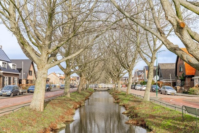 Foto 5: Bunschoten-Spakenburg - Prins Clausstraat - Foto 5