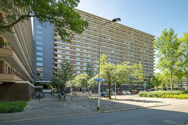 Foto 1: Delft - Arthur van Schendelplein - Foto 1