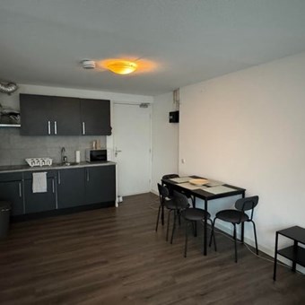 Hengelo (OV), B P Hofstedestraat, zelfstandige studio - foto 2