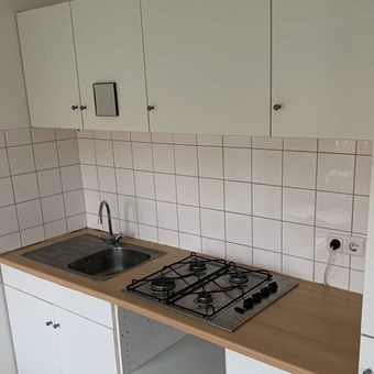 Eindhoven, St Adrianusstraat, semi zelfstandige studio - foto 2