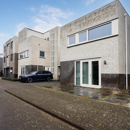 Almere, Helenusstraat, eengezinswoning - foto 1