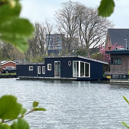 Dordrecht, Van der Duyn van Maasdamplantsoen, woonboot - foto 1