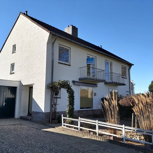 Valkenburg (LB), Betsy Perklaan, 2-onder-1 kap woning - foto 1