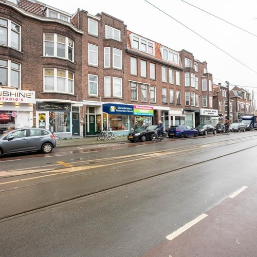 Rotterdam, Straatweg, bovenwoning - foto 1