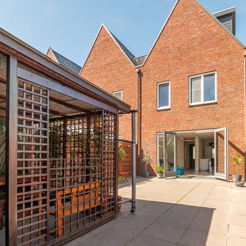 Zaandam, Bloemstraat, hoekwoning - foto 1