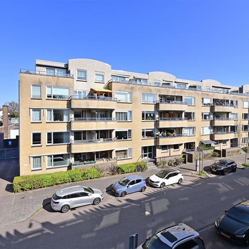 Bussum, Olmenlaan, hoekappartement - foto 1