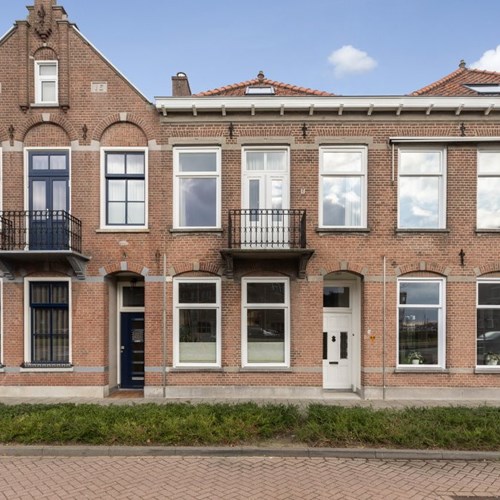 Geertruidenberg, Stationsweg, herenhuis - foto 1