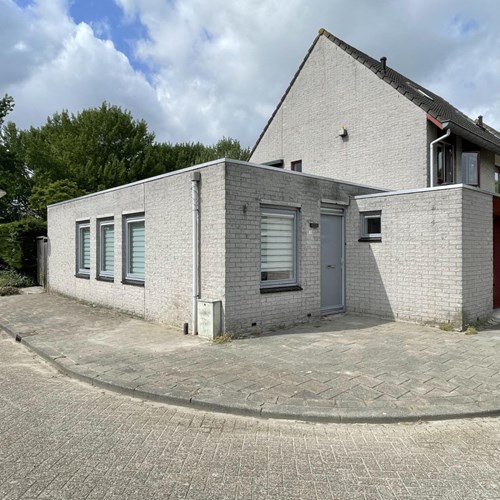 Almere, Erik Satiestraat, hoekwoning - foto 1