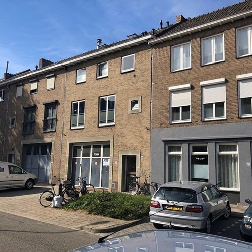 Maastricht, Menno van Coehoornstraat, portiekflat - foto 1